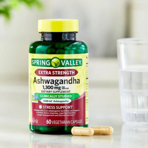 Cápsulas vegetarianas Ashwagandha 4 TOP Care en mano