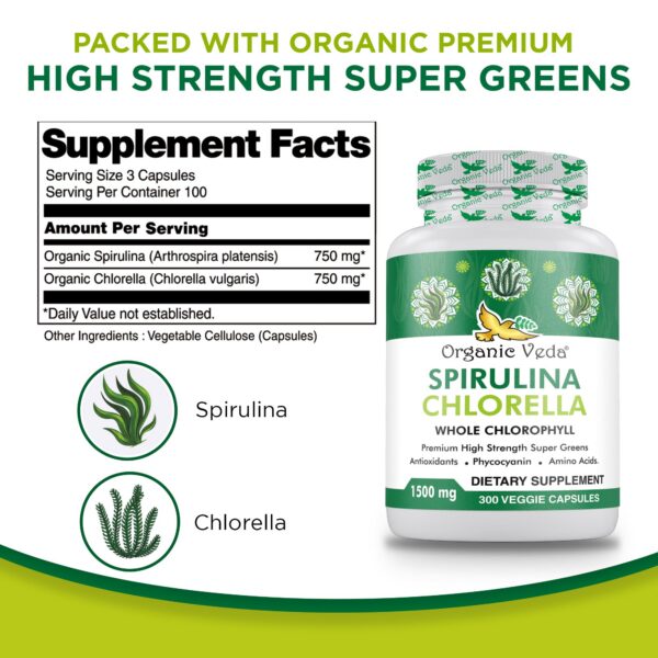 Cápsulas verdes orgánicas de espirulina y chlorella vistas cercanas