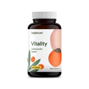 Cápsulas Vitality Brightcore en frasco transparente con fondo blanco