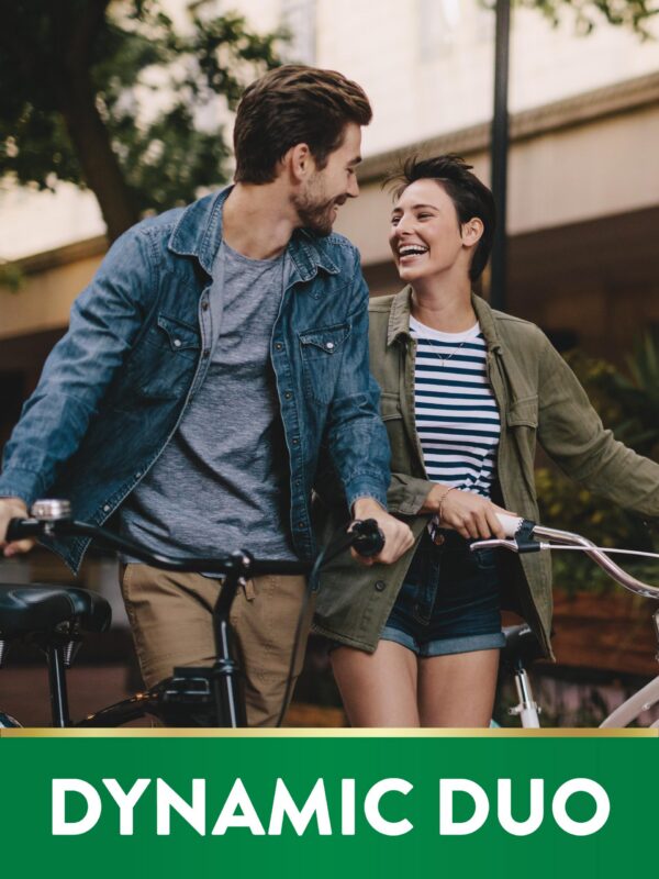 Version 1.0.0 Cápsulas blandas Vitamin K2 MK7 y D3 Nature's Truth sobre fondo blanco