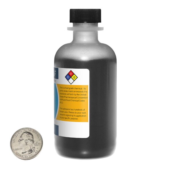 Carbón activado finos granos en botella plástica resistente