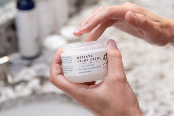 Crema White Egret para rostro con vitaminas A y E