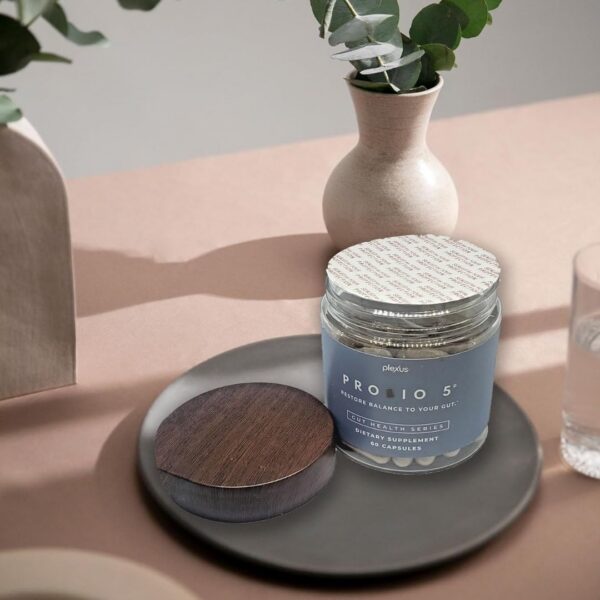 Detalle cápsulas PLEXUS ProBio 5 suplemento probiótico intestinal