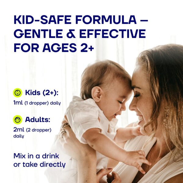 Detalle de gotas líquidas para limpieza y detox diaria