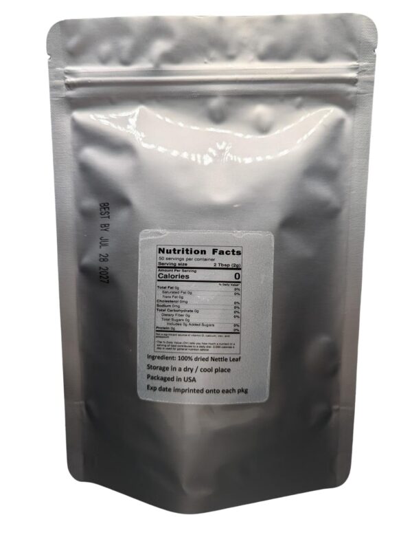 Detalle hojas de ortiga para infusión natural