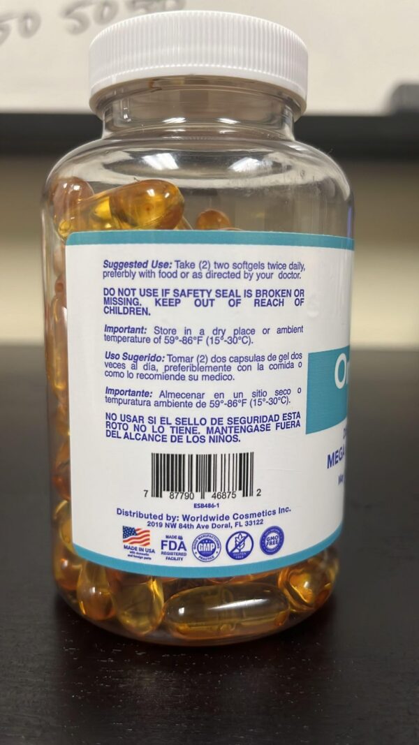 Empaque con información del suplemento Omega-3