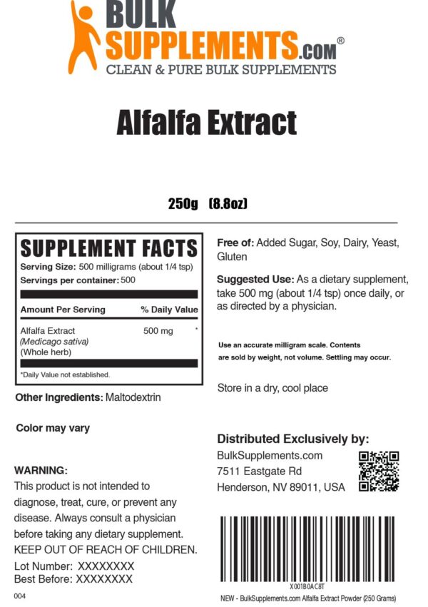 Extracto de alfalfa en polvo BulkSupplements junto a cuchara
