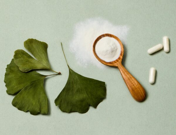 Extracto Ginkgo Biloba cápsulas Illuminate Labs detalle etiqueta