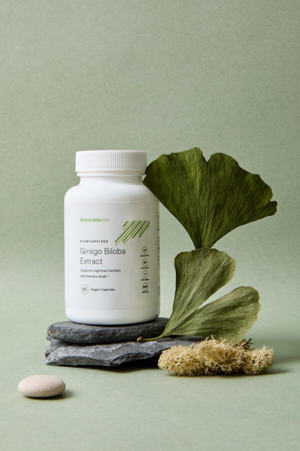 Frasco Ginkgo Biloba Illuminate Labs 240 mg vista lateral