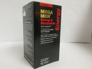 Frasco GNC Mega Men suplemento energía y metabolismo 90 cápsulas