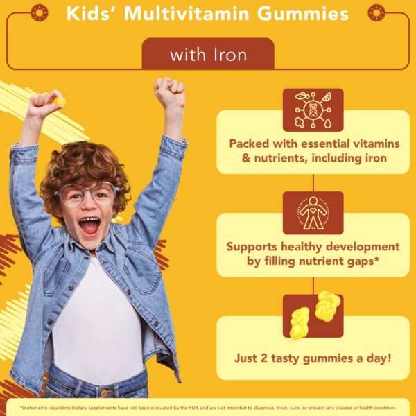 Gomitas multivitamínicas sin azúcar en mano