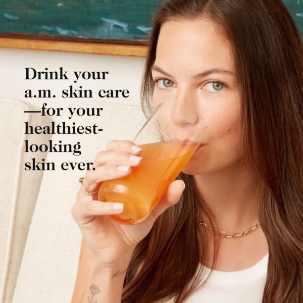 goop Morning Skin Drink Mix mezcla en agua