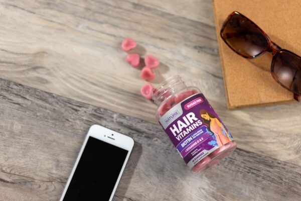 Gomitas coloridas en frasco