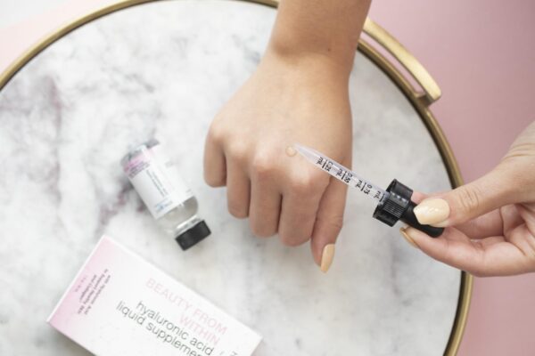 Version 1.0.0 Frasco y etiqueta del suplemento Hyalogic Beauty From Within