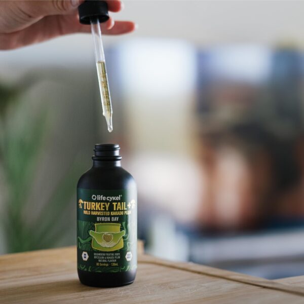 Detalle botella Lifecykel extracto hongo medicinal para inmunidad