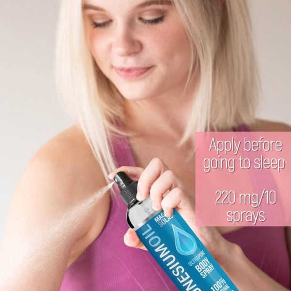 Frasco con rociador y etiqueta