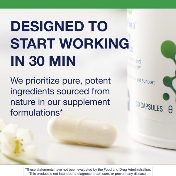 Caja y frasco en estante