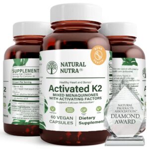 Frasco de suplemento Natural Nutra Vitamina K2 espectro completo 60 cápsulas