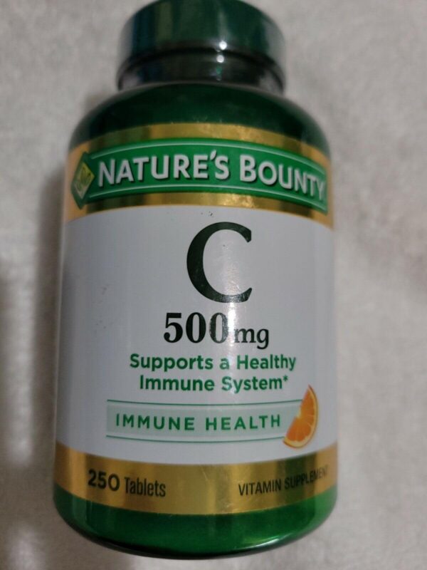 Bottle of Nature's Bounty Vitamina C 500mg
