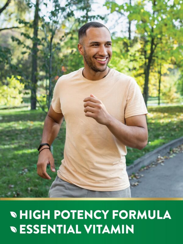 Frasco junto a etiqueta de suplemento