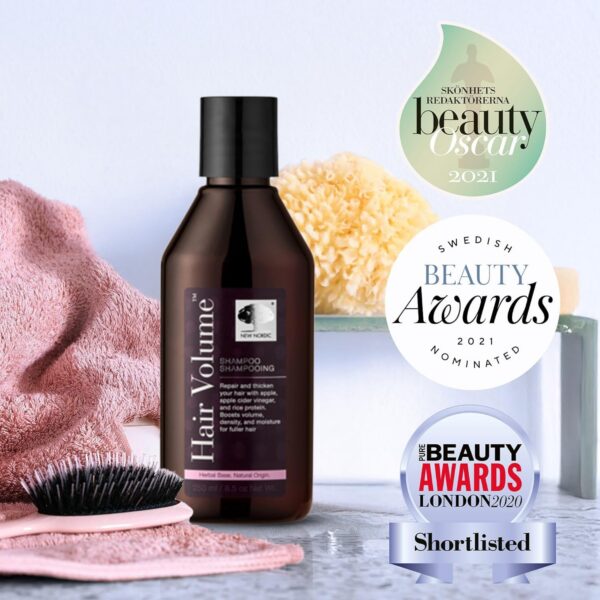 Frasco de shampoo con etiqueta