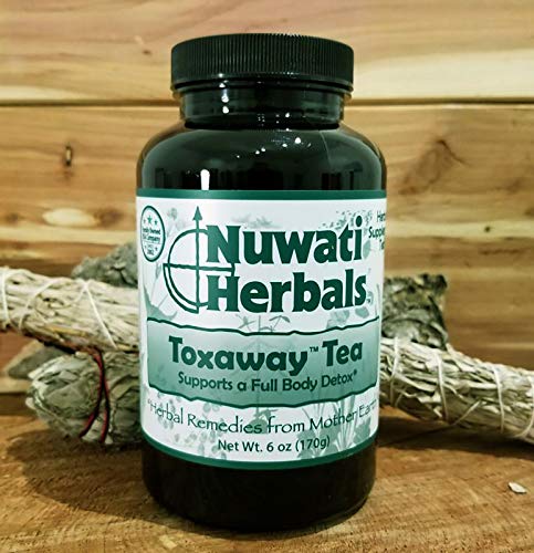 Mezcla de hierbas visibles en el te