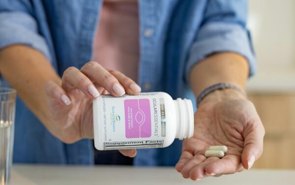 Cápsulas de OcularEssentials en frasco