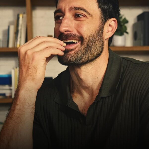 Etiqueta y logotipo Alpha Brain