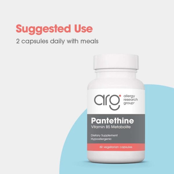 Pantethine cápsulas sobre fondo blanco