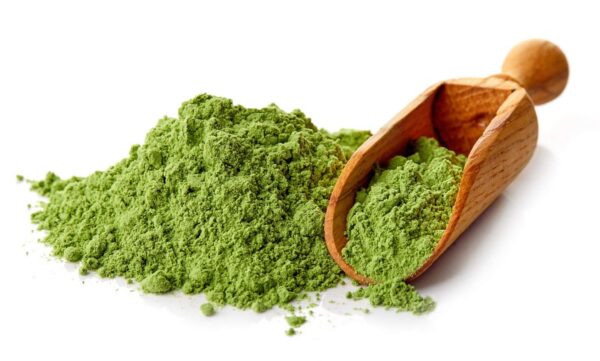 Polvo verde de pasto de trigo Antler Farms presentación cercana