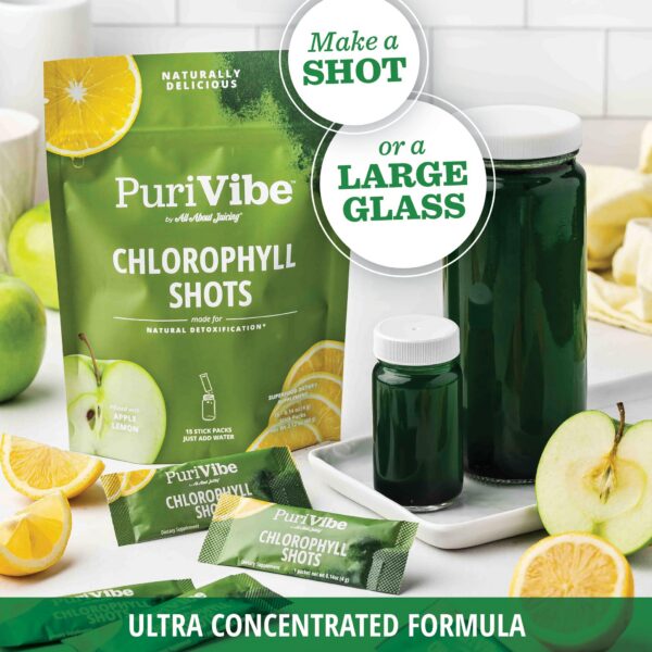 Preparación bebida PuriVibe shots clorofila verde saludable