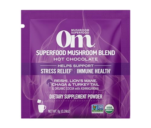 Preparación en taza de chocolate caliente con hongos OM