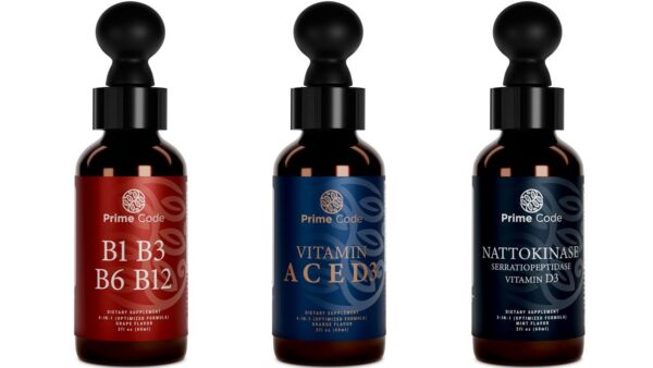 Frasco con etiqueta Prime Code gotas vitaminas