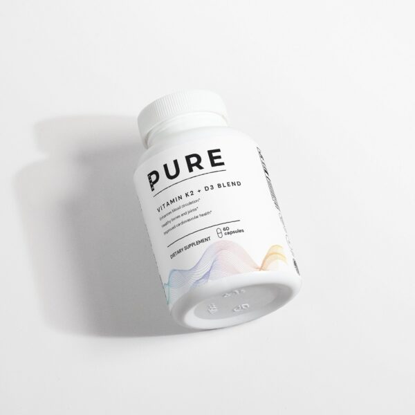 Empaque trasero de PURE LIFE vitamina K2 + D3 60 cápsulas