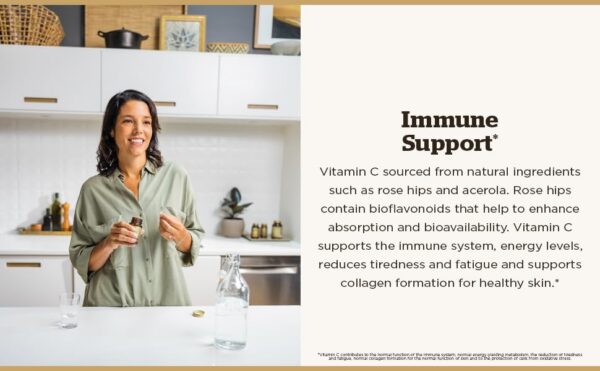 Solgar vitamina c 1500 mg con rosa mosqueta tabletas en mano