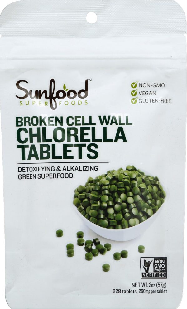 Tabletas de clorella Sunfood Superfoods suplemento vegano en bolsa naranja