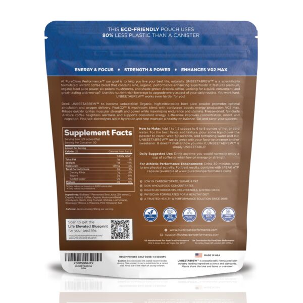 Taza de café con suplemento de hongos y superalimentos