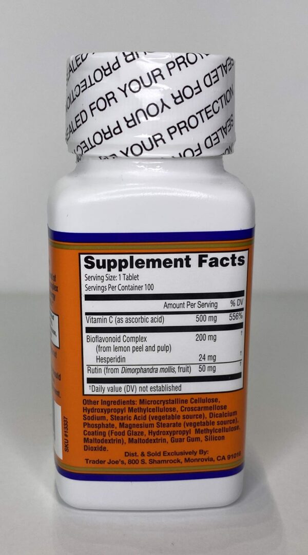 Version 1.0.0 TJ's suplemento Vitamina C tabletas sobre fondo blanco