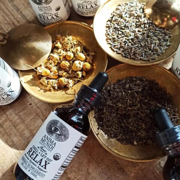 Tónico natural para calmar ansiedad y apoyar relajación con ingredientes herbales