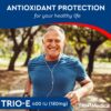 Frasco con etiqueta TrioMedica Vitamina E 400 UI