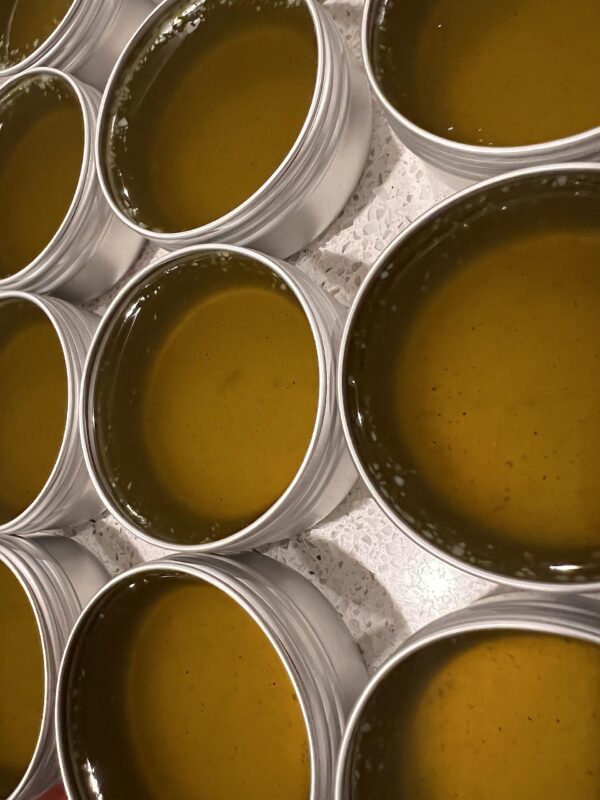 Ungüento natural de ortiga DashOrganics paquete lateral