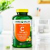 Tabletas masticables de Vitamina C 500 mg cerca de etiqueta