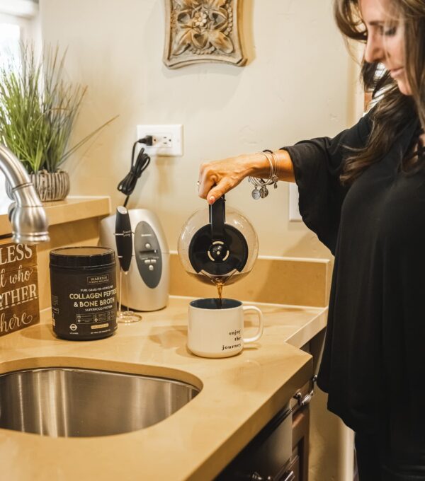 Etiqueta frontal del producto Warrior Strong Wellness