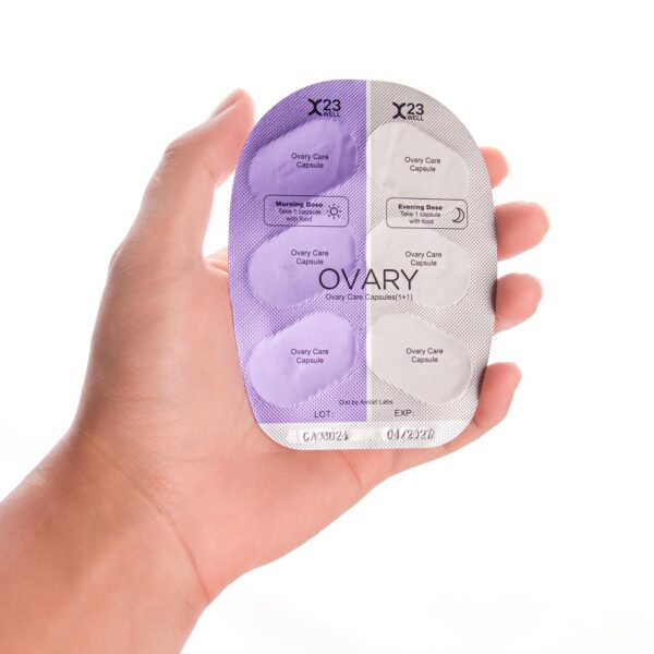 Vista cercana de cápsulas rojas y blancas