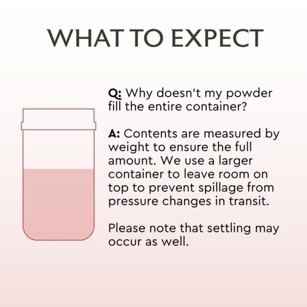 Vaso con bebida mezclando polvo de colágeno