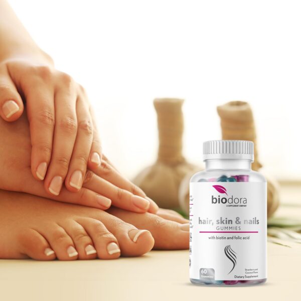 Gomitas sin azúcar y veganas en fondo claro