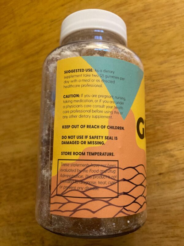 Frasco con etiqueta y sabor frutal