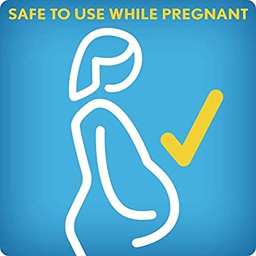 Cápsula en mano producto AZO Complete Feminine Balance