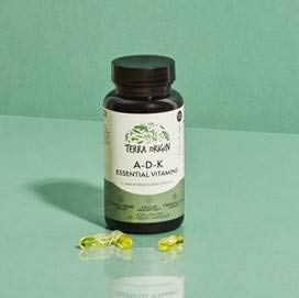 detalle cápsula líquida suplemento Terra Origin ADK vitaminas