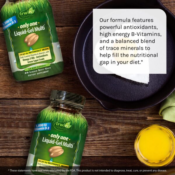 Cápsulas líquidas multi Only One en mano